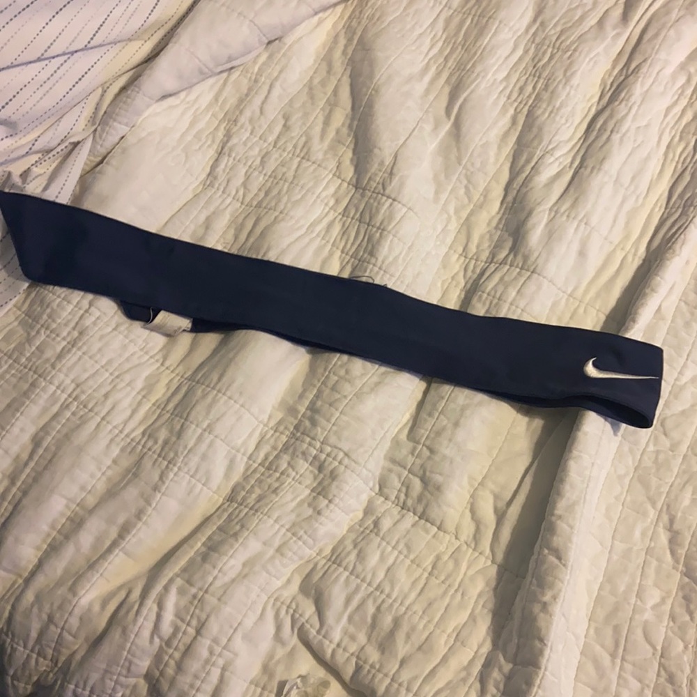 Nike tie headband